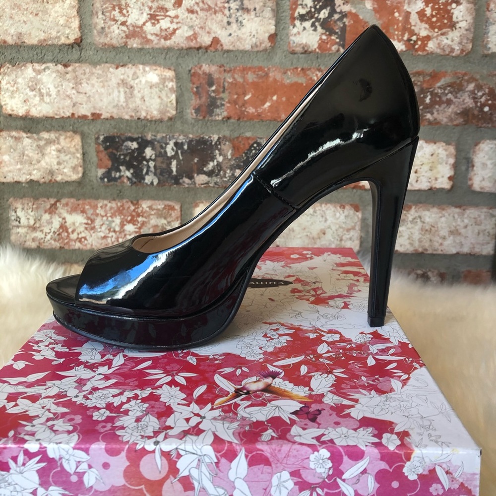 Chinese Laundry Hypnotize Patent Black Pump